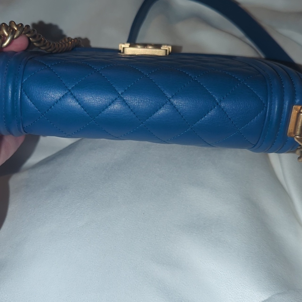 Chanel Boy North South Vertical Bag Blue Quilted Lambskin Gold HardwareAuthentic - Picture 15 of 17
